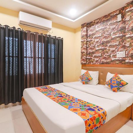 Fabhotel Swarn Banquet Kakarmatha Exteriér fotografie