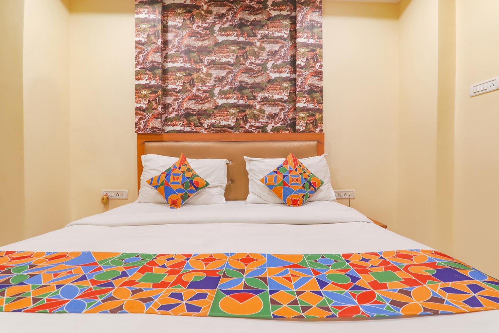 Fabhotel Swarn Banquet Kakarmatha Exteriér fotografie