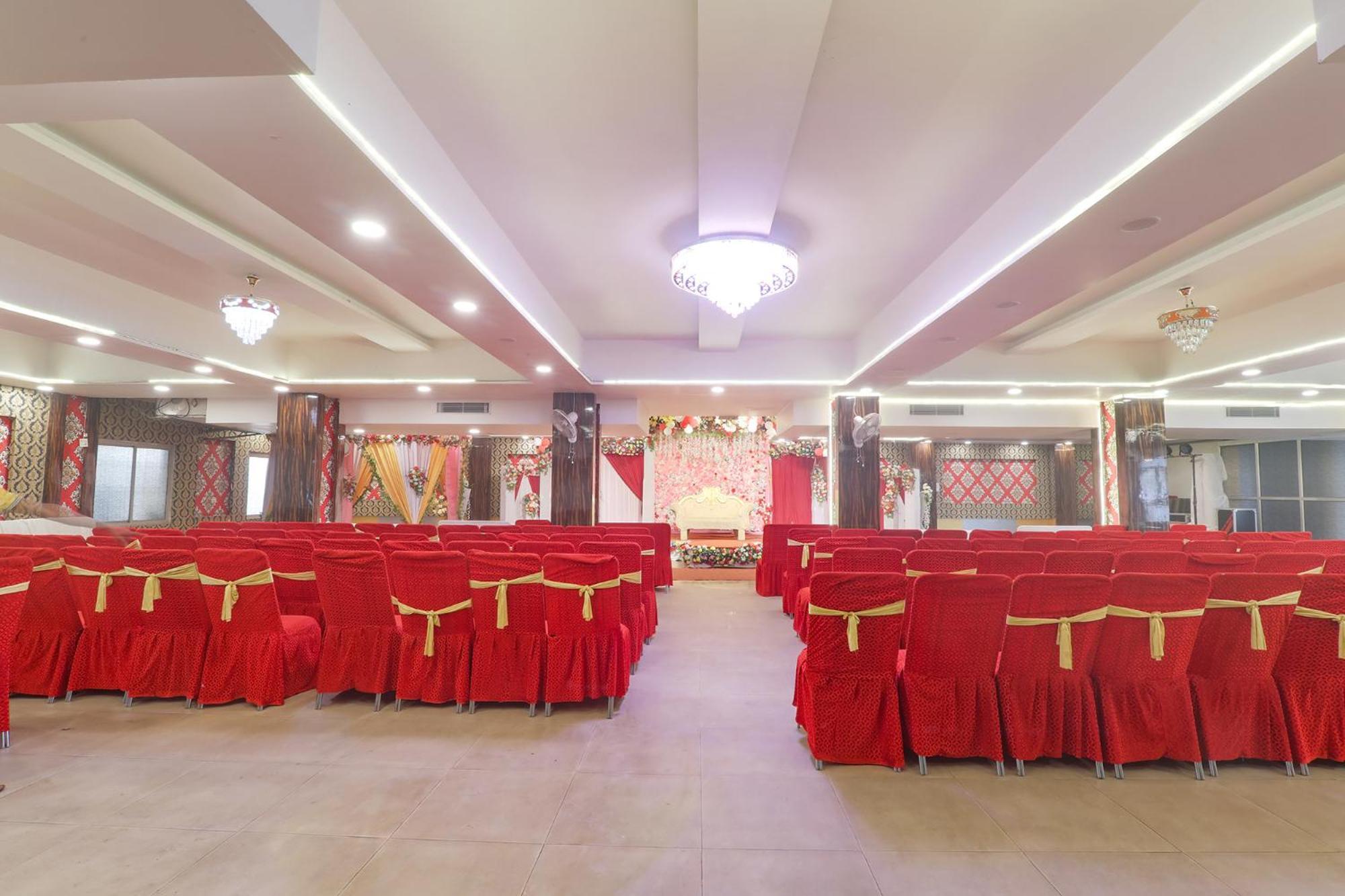 Fabhotel Swarn Banquet Kakarmatha Exteriér fotografie
